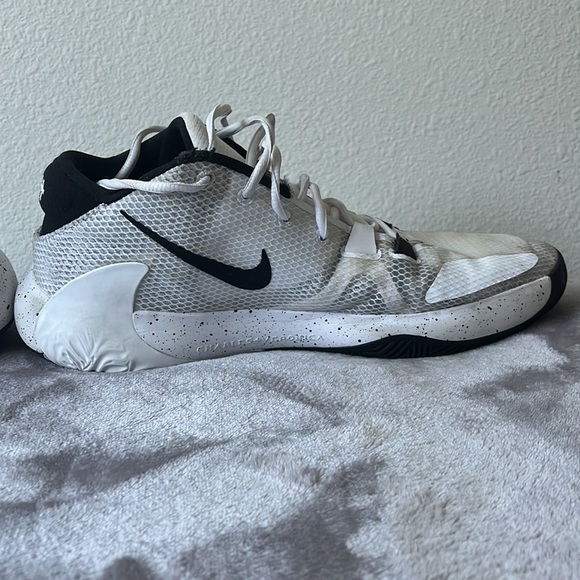 NIKE Giannis Freak 1 basketball shoe - Oreo - white/black - swish - Picture 10 of 10